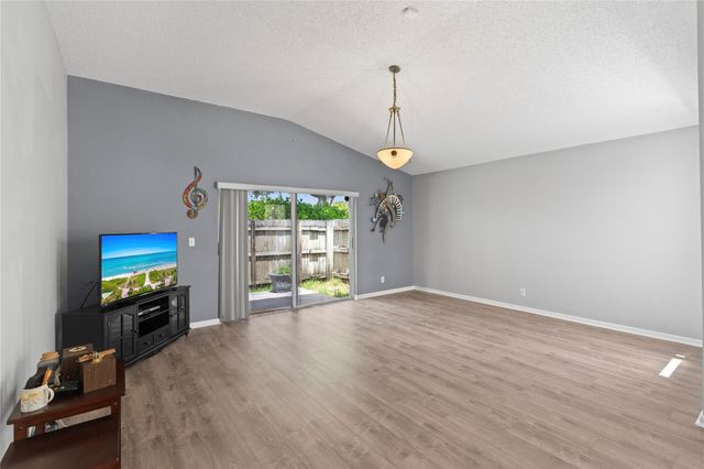 674 NW 183rd Way, Pembroke Pines, FL 33029