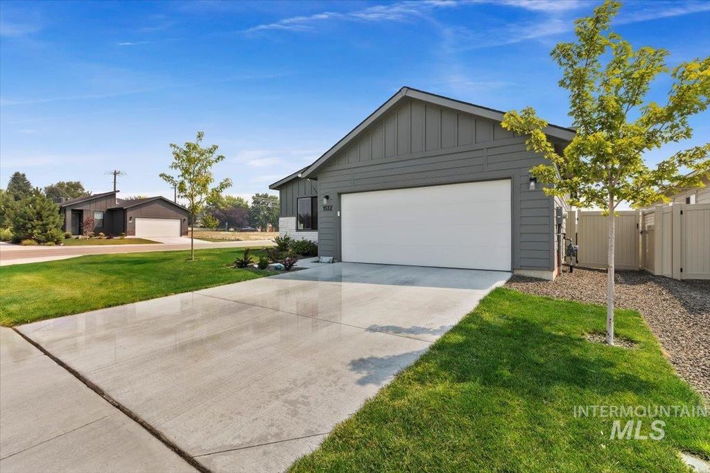 1532 N Coltsfoot Ave, Kuna, ID 83634 photo 2