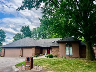 3402 South Valley View Avenue, Springfield, MO 65804