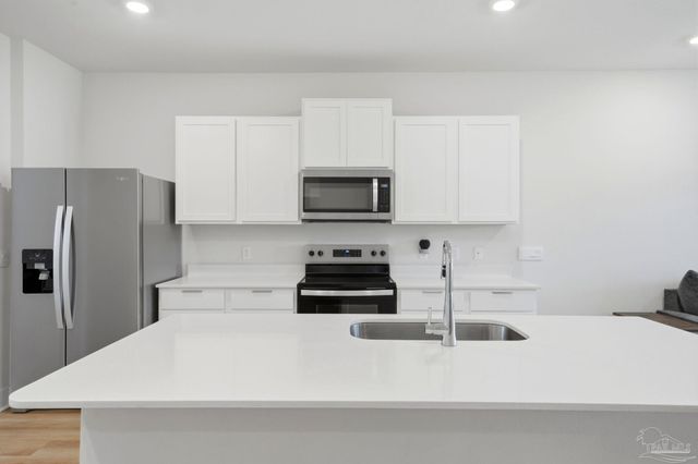 9808 Starling Dr, Pensacola, FL 32506