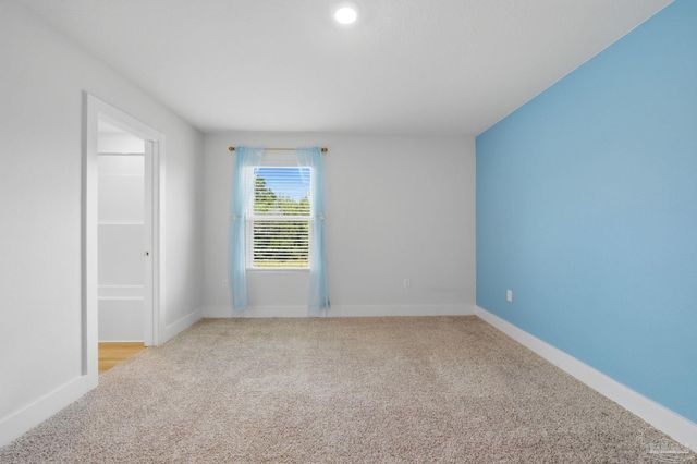 9808 Starling Dr, Pensacola, FL 32506