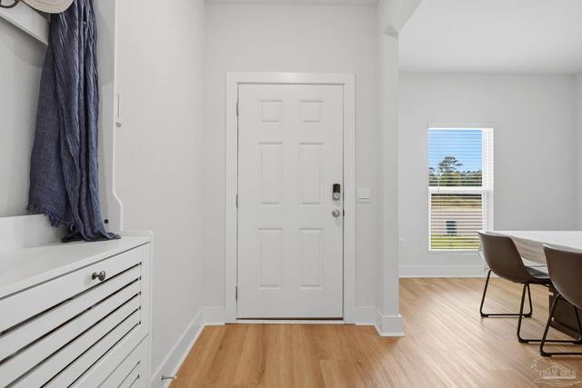 9808 Starling Dr, Pensacola, FL 32506