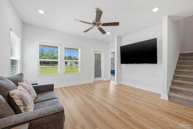 9808 Starling Dr, Pensacola, FL 32506