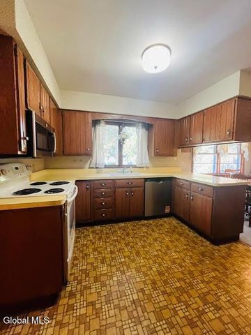 1012 John Alden Lane, Rotterdam, NY 12306