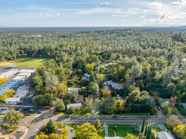 2111 Vallecito Court, Shasta Lake, CA 96019