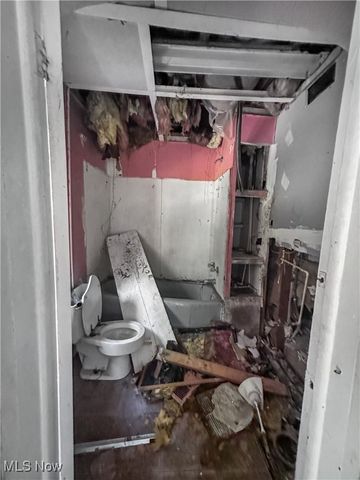 425 Straight Street, New Cumberland, WV 26047