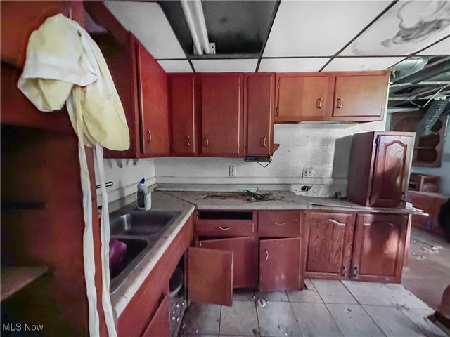 425 Straight Street, New Cumberland, WV 26047