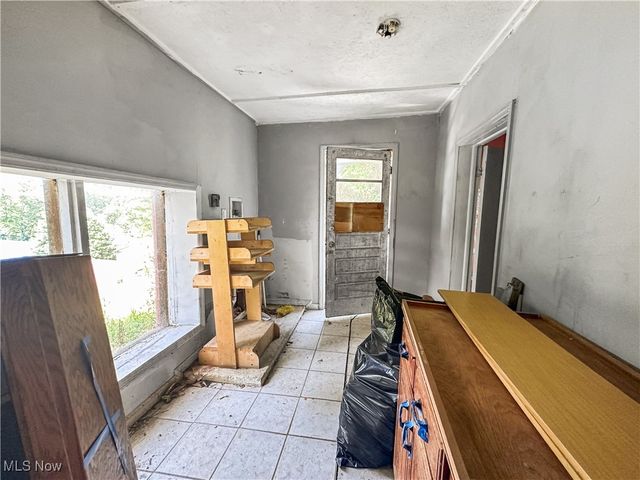 425 Straight Street, New Cumberland, WV 26047