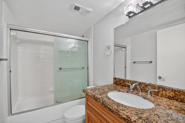 1701 Balfour Point Drive E, West Palm Beach, FL 33411