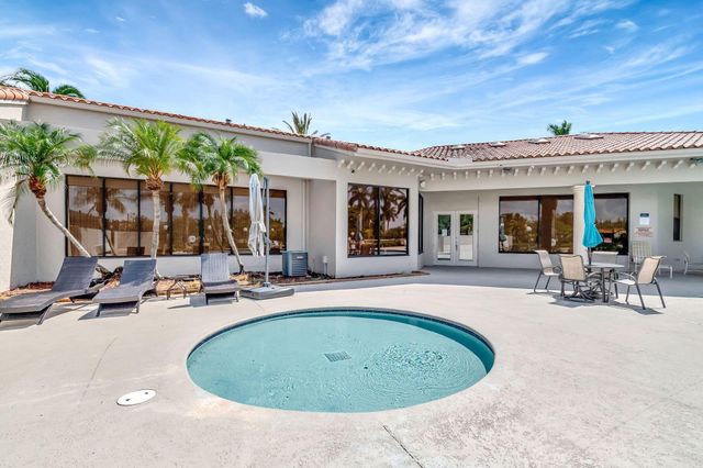 1701 Balfour Point Drive E, West Palm Beach, FL 33411