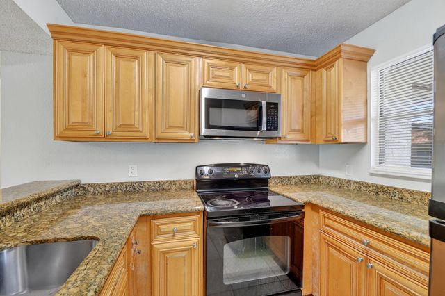 1701 Balfour Point Drive E, West Palm Beach, FL 33411