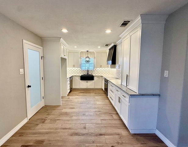 3900 Douglas Ave, Midland, TX 79703