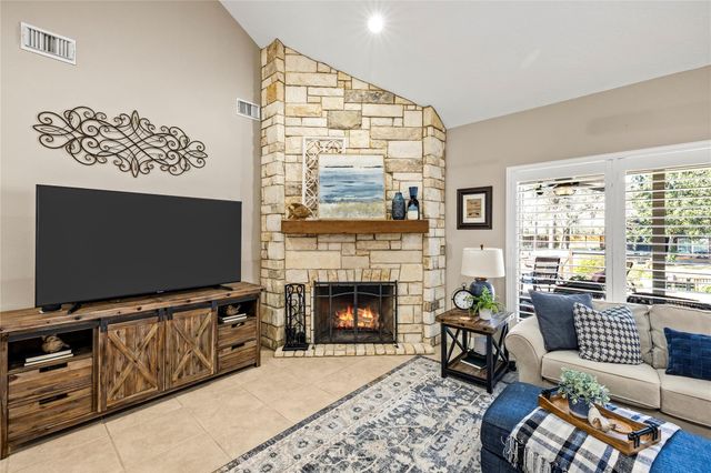 3127 Hemingway Drive, Montgomery, TX 77356