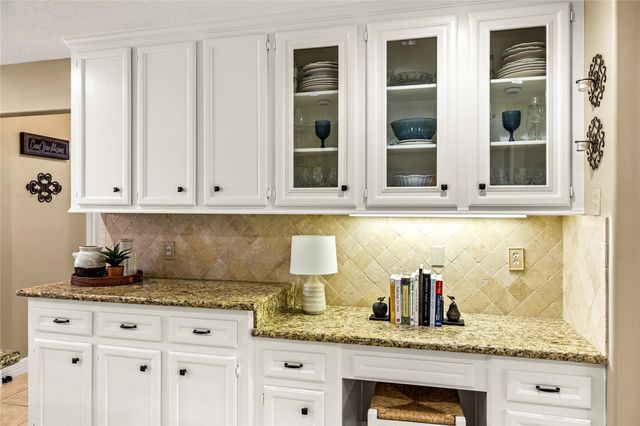 3127 Hemingway Drive, Montgomery, TX 77356