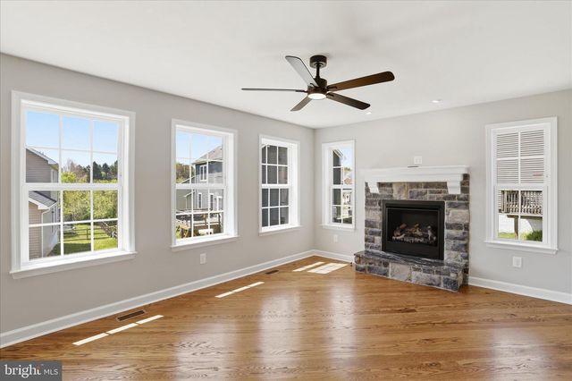 19 BOGEY DR, Martinsburg, WV 25405