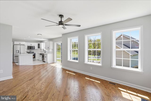 19 BOGEY DR, Martinsburg, WV 25405