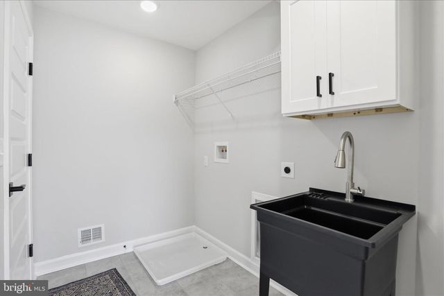 19 BOGEY DR, Martinsburg, WV 25405