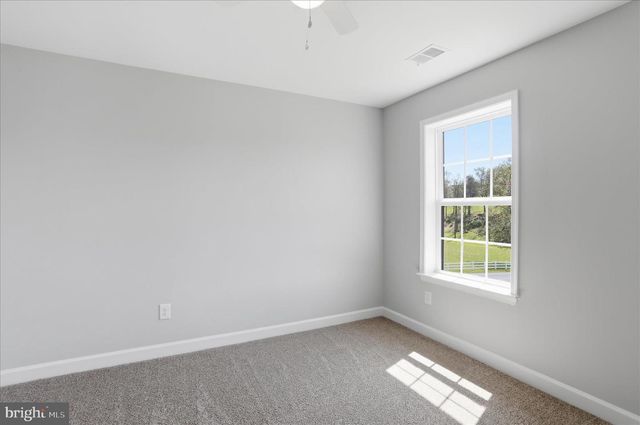 19 BOGEY DR, Martinsburg, WV 25405