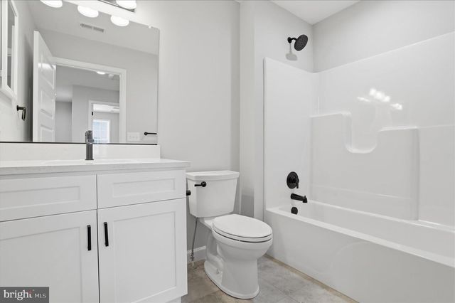 19 BOGEY DR, Martinsburg, WV 25405