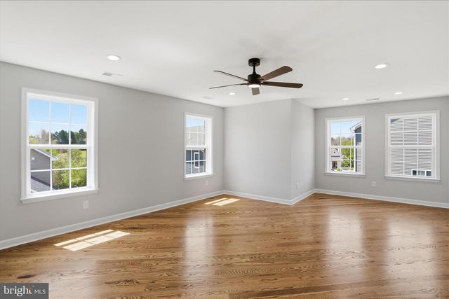 19 BOGEY DR, Martinsburg, WV 25405