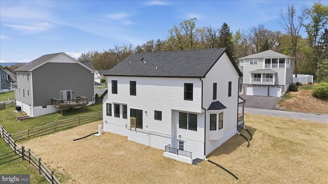 19 BOGEY DR, Martinsburg, WV 25405