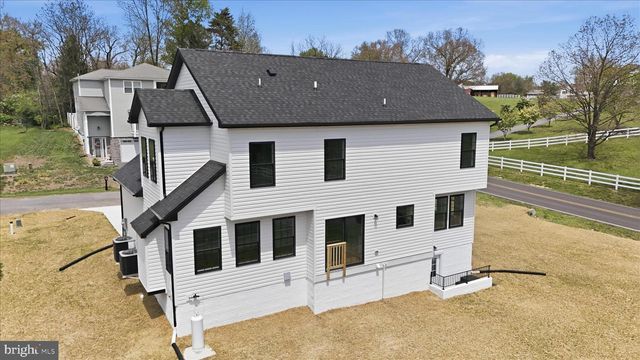 19 BOGEY DR, Martinsburg, WV 25405