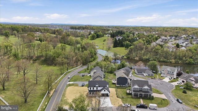 19 BOGEY DR, Martinsburg, WV 25405