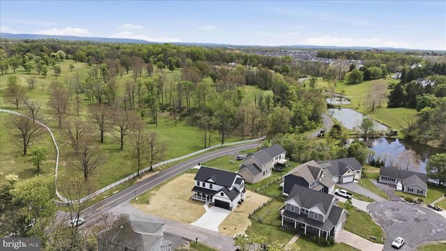 19 BOGEY DR, Martinsburg, WV 25405