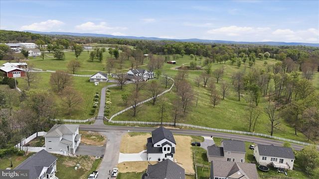 19 BOGEY DR, Martinsburg, WV 25405