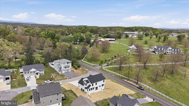 19 BOGEY DR, Martinsburg, WV 25405