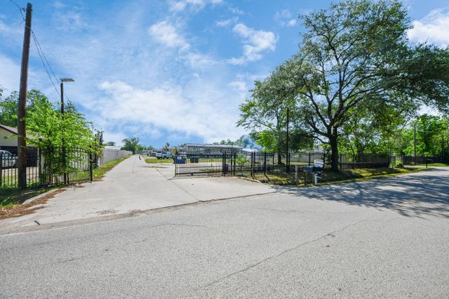 13518 Kaltenbrun Road, Houston, TX 77086