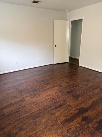 12860 Westleigh Drive, Houston, TX 77077