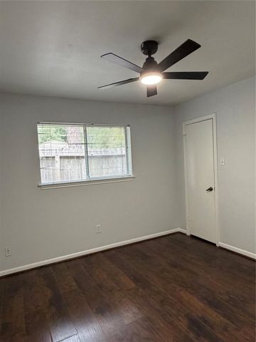 12860 Westleigh Drive, Houston, TX 77077