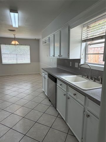 12860 Westleigh Drive, Houston, TX 77077