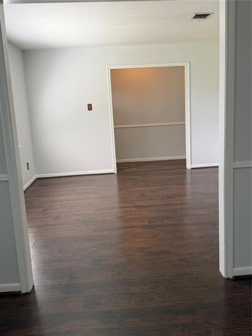 12860 Westleigh Drive, Houston, TX 77077