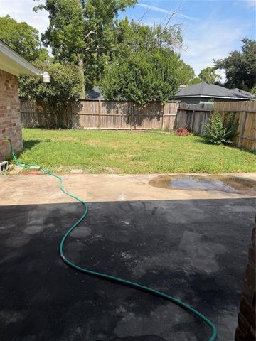 12860 Westleigh Drive, Houston, TX 77077