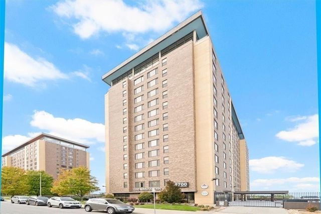 700 E 8th St Street 4E, Kansas City, MO 64106