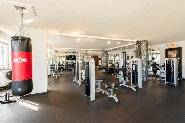 700 E 8th St Street 4E, Kansas City, MO 64106
