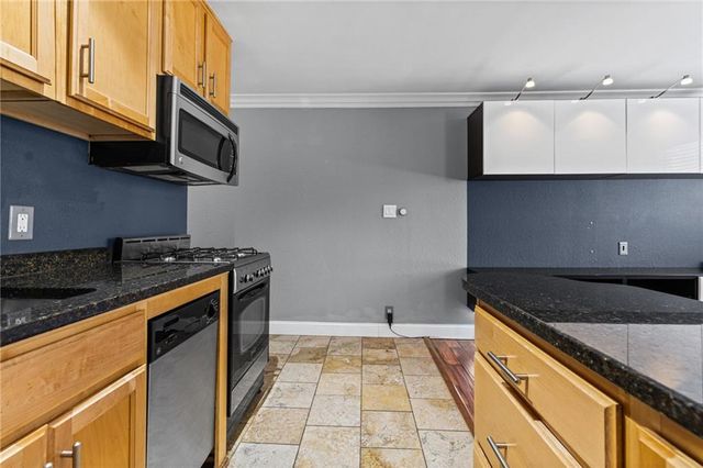 700 E 8th St Street 4E, Kansas City, MO 64106