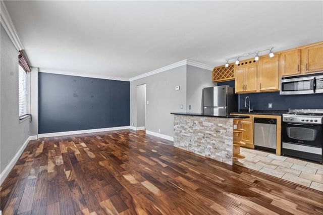 700 E 8th St Street 4E, Kansas City, MO 64106