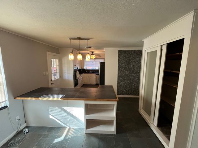 2121 Cliff Park, Fort Worth, TX 76134