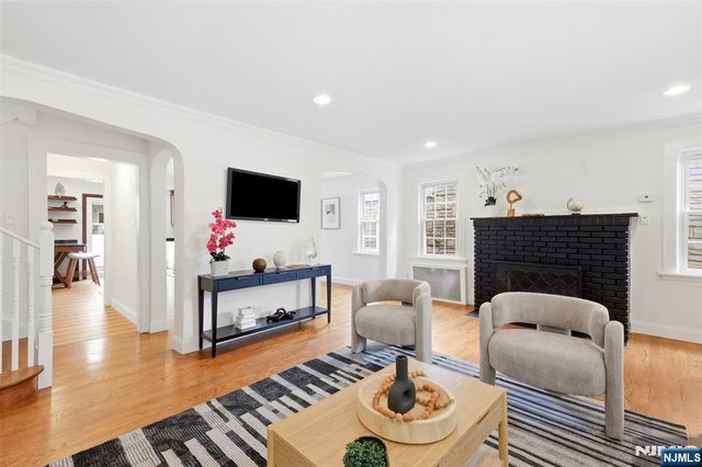 473 Oakdene Avenue, Cliffside Park, NJ 07010