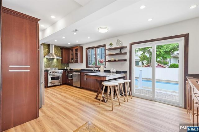 473 Oakdene Avenue, Cliffside Park, NJ 07010