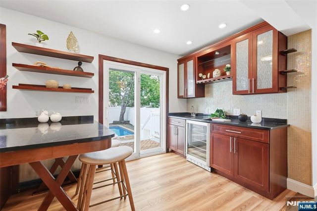 473 Oakdene Avenue, Cliffside Park, NJ 07010