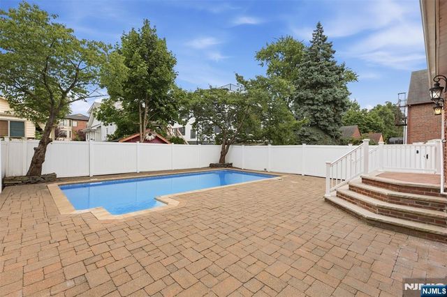 473 Oakdene Avenue, Cliffside Park, NJ 07010