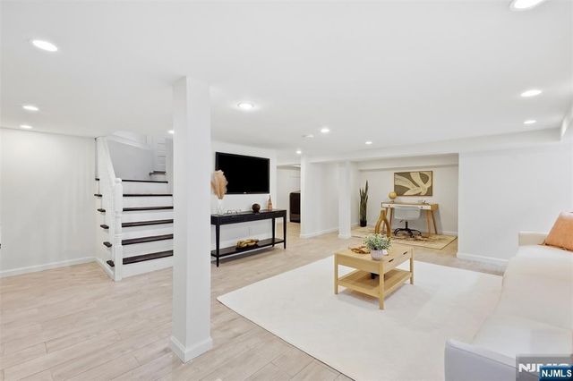 473 Oakdene Avenue, Cliffside Park, NJ 07010