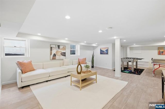 473 Oakdene Avenue, Cliffside Park, NJ 07010