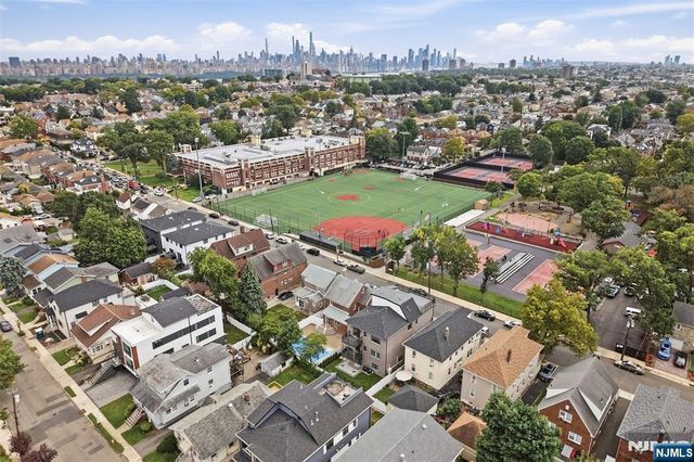 473 Oakdene Avenue, Cliffside Park, NJ 07010