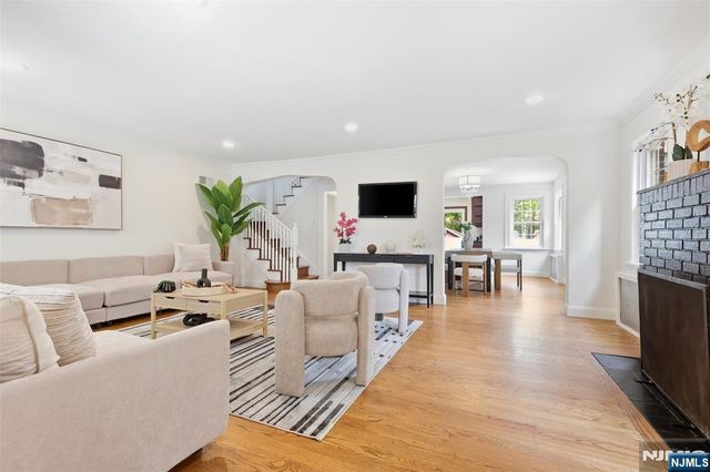 473 Oakdene Avenue, Cliffside Park, NJ 07010