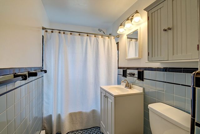 317 Elmwood Ave, Quincy, MA 02170